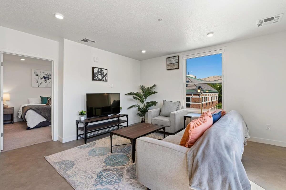 2Br Luxury Urban Escape Balcony & Fitness Center Daire Salt Lake City Dış mekan fotoğraf