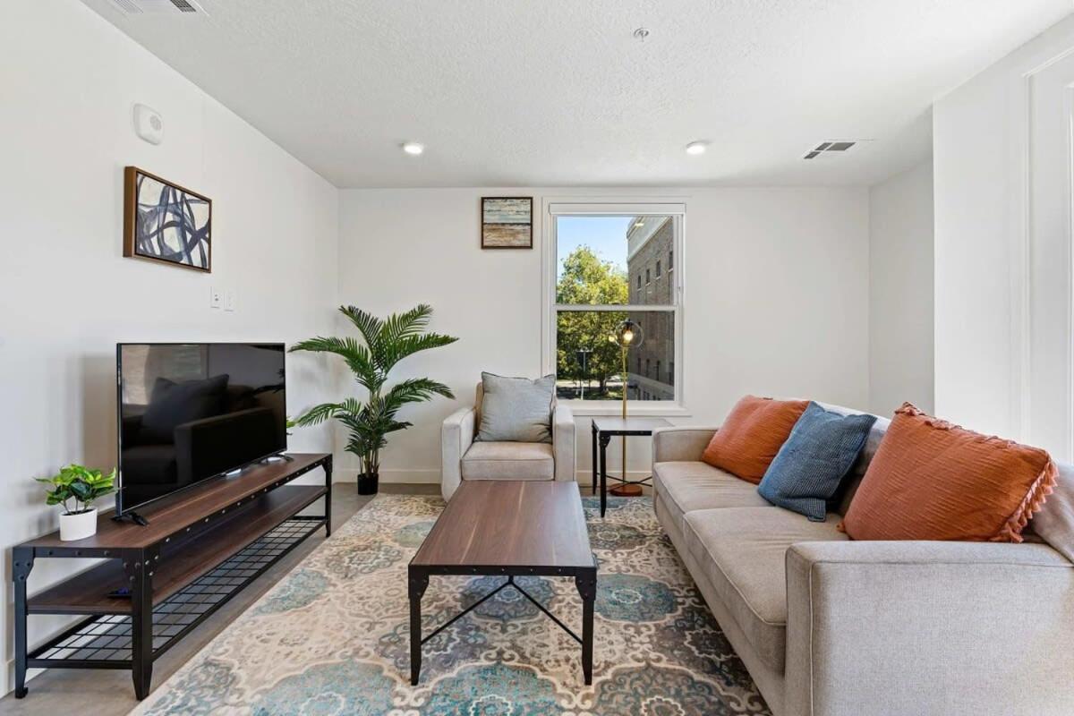 2Br Luxury Urban Escape Balcony & Fitness Center Daire Salt Lake City Dış mekan fotoğraf