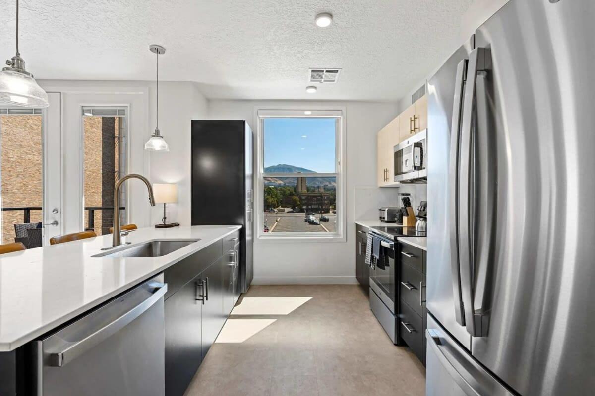 2Br Luxury Urban Escape Balcony & Fitness Center Daire Salt Lake City Dış mekan fotoğraf